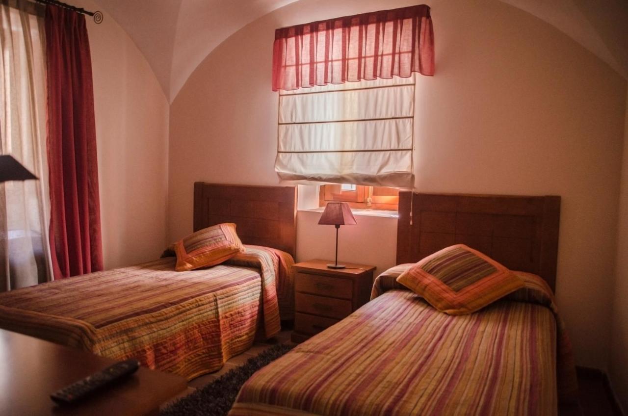 Casa Sierpes Apartment Caces Стая снимка